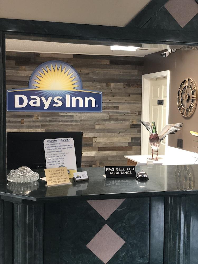Days Inn & Suites By Wyndham Stuttgart Εξωτερικό φωτογραφία