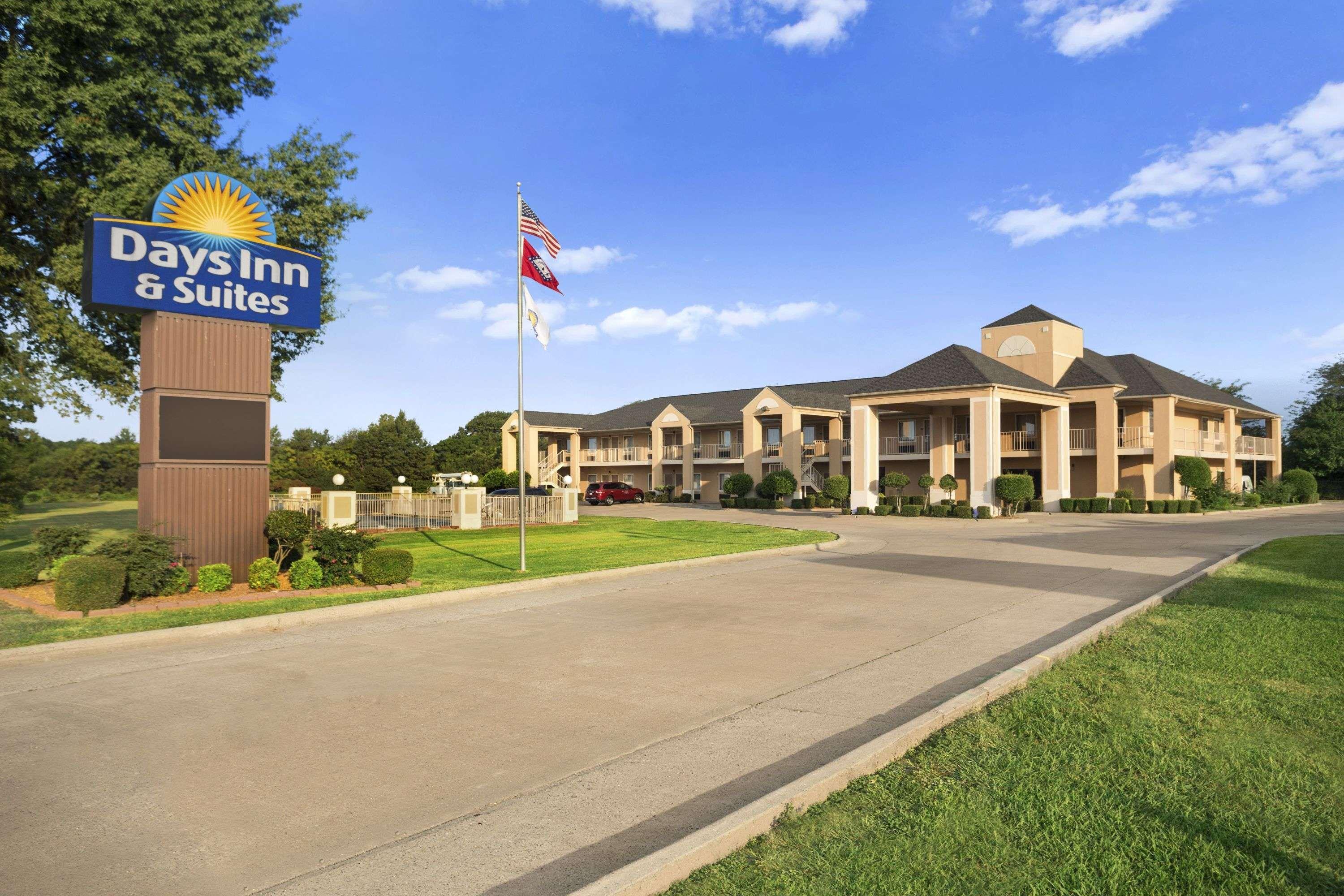 Days Inn & Suites By Wyndham Stuttgart Εξωτερικό φωτογραφία