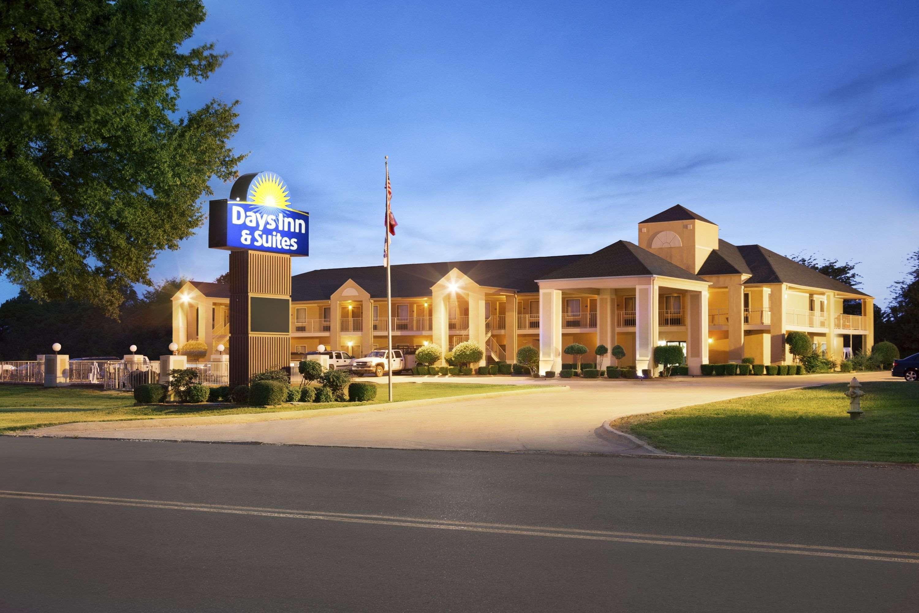 Days Inn & Suites By Wyndham Stuttgart Εξωτερικό φωτογραφία
