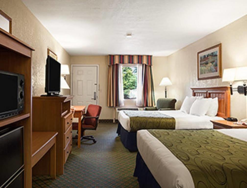 Days Inn & Suites By Wyndham Stuttgart Εξωτερικό φωτογραφία